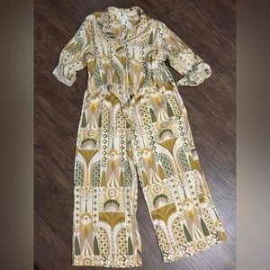 Nicole Miller Linen Set